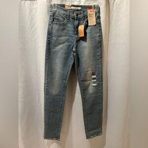Levi’s 724 High Rise Slim Straight Jeans